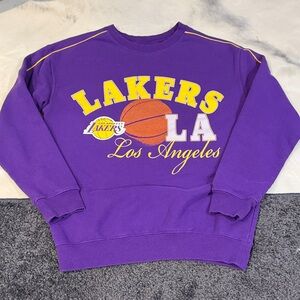 LA Lakers NBA Women's Graphic Sweatshirt Purple